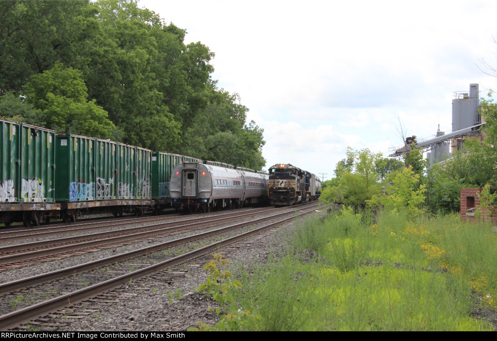 Amtrak 281 "Empire Service" and CSX B713